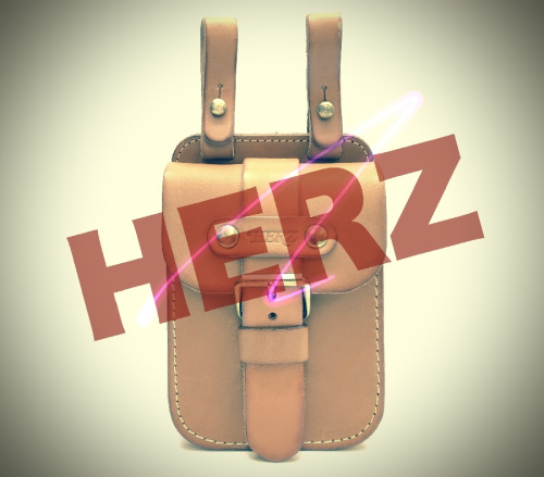 ブランドバッグ・財布のHERZ