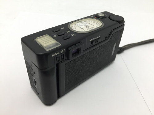 高級コンパクトカメラのNikon
