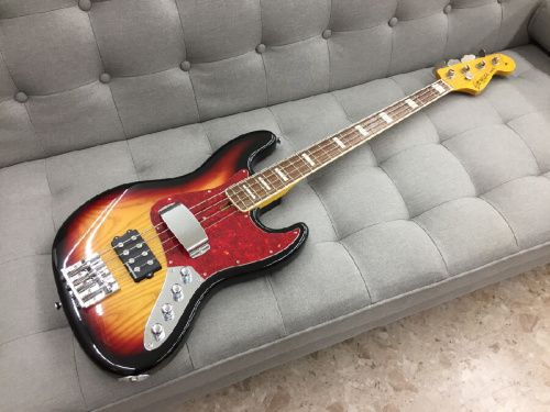 エレキベースのEdwards