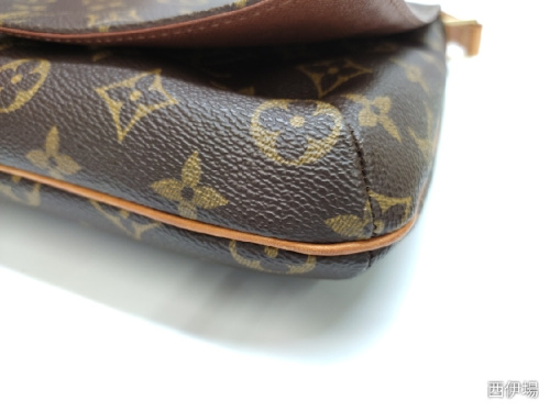 ショルダーバッグのミュゼットサルサ