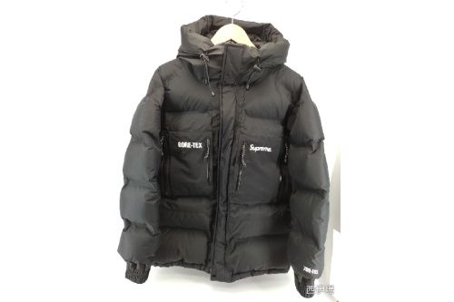 古着のダウンジャケット