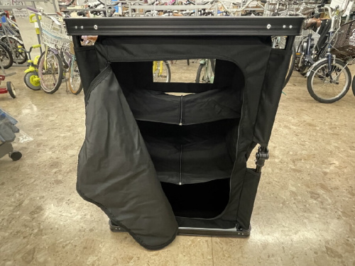 キャンプのキッチンテーブル