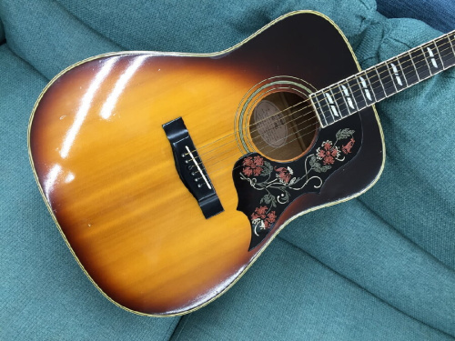 YAMAHAのアコースティックギター
