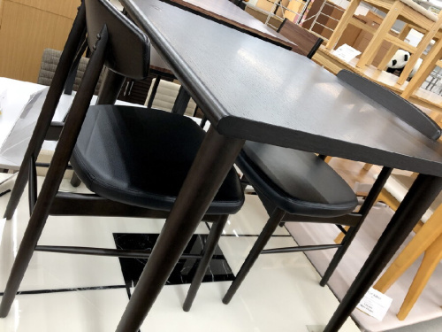 家具・家電のダイニングテーブル