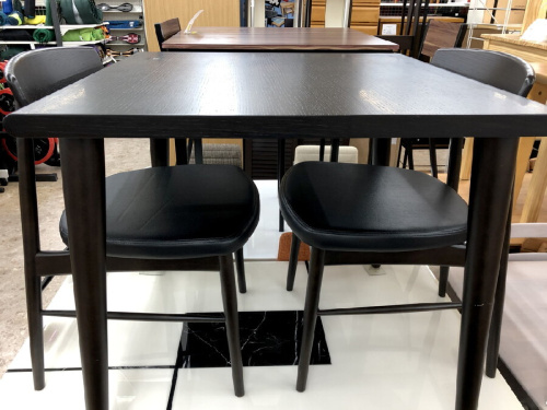 ダイニングテーブルの大塚家具