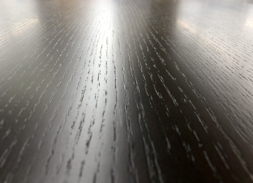 イスのテーブル