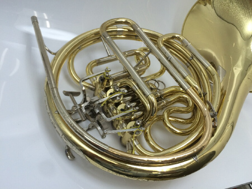 ホルンの管楽器