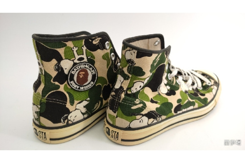 古着の中古スニーカー