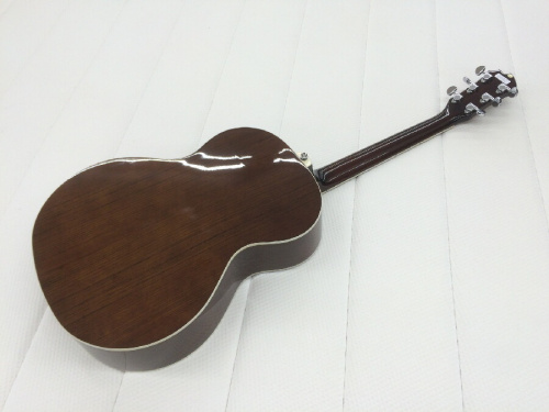 アコースティックギターの島村楽器