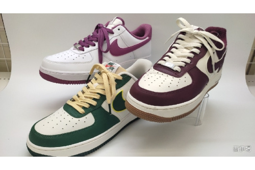 ファッションの中古スニーカー