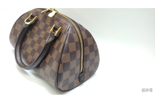 ハンドバッグのルイ・ ヴィトン（LOUIS VUITTON）
