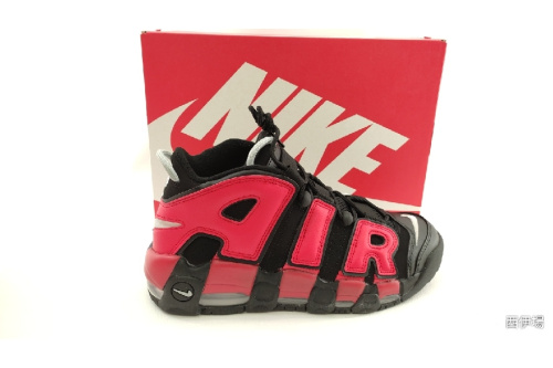 ナイキ（NIKE）のエア モア アップテンポ（AIR MORE UPTEMO）