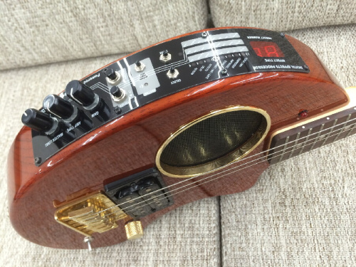 ミニギターのZO-3