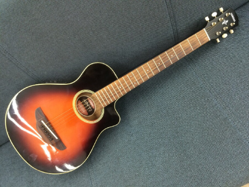 アコースティックギターのYAMAHA