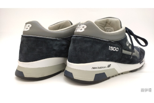 スニーカーのニューバランス（New Balance）