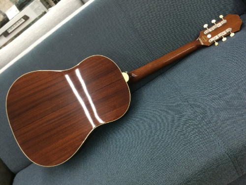 EPIPHONE BY GIBSONのアコギ
