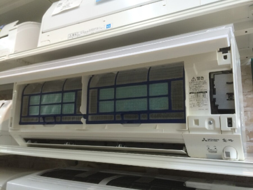 壁掛けエアコンの霧ヶ峰