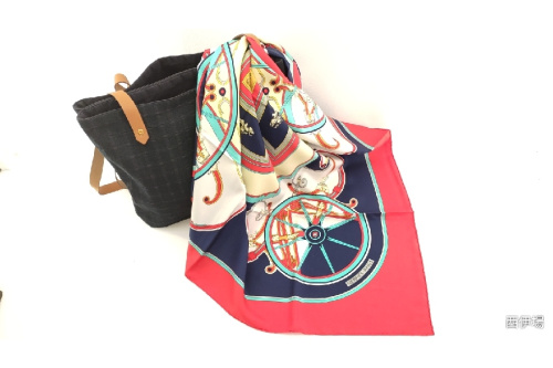 スカーフのエルメス（HERMES）