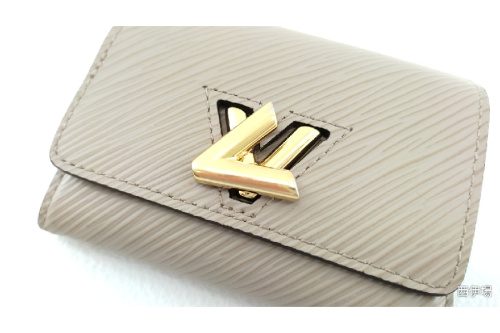 財布の3つ折り財布