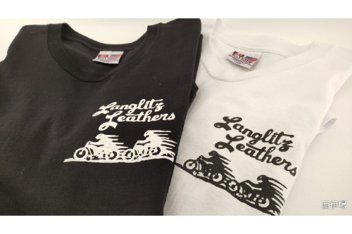 ファッションのTシャツ