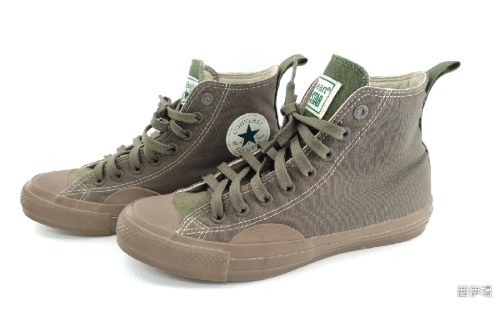 スニーカーのコンバース（CONVERSE）