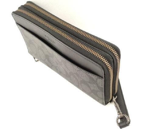 クラッチバッグのコーチ(COACH)