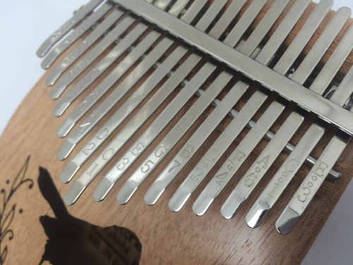 カリンバのKALIMBA