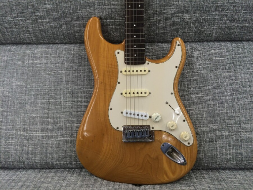 エレキギターのMoon