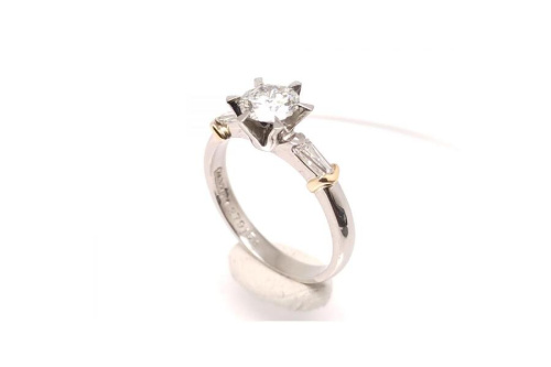 ジュエリーのリング