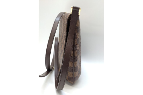 ショルダーバッグのルイ・ ヴィトン（LOUIS VUITTON）