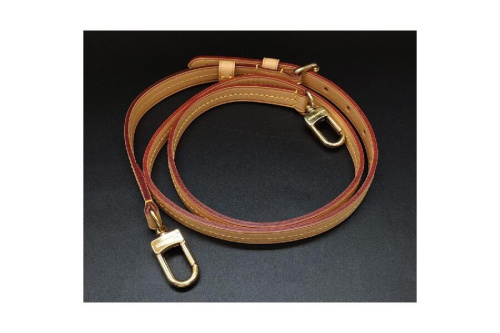 ショルダーストラップのヌメ革