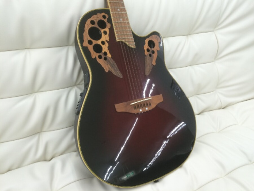 アコースティックギターのApplause by Ovation