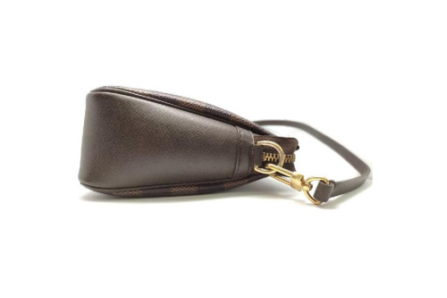 コスメポーチのダミエ