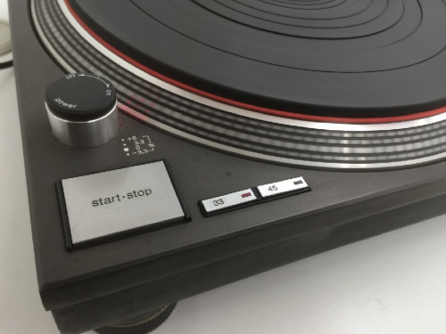 レコードプレイヤー