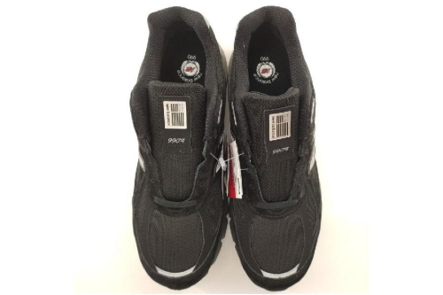 スニーカーのニューバランス（New Balance）
