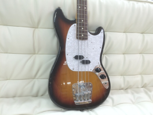 エレキベースのFender Japan