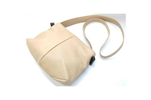 バッグのショルダーバッグ