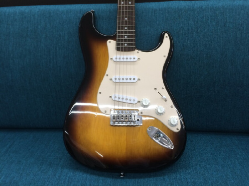 エレキギターのSquier by Fender