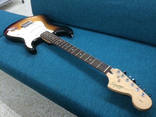 Squier by Fenderのストラトキャスター