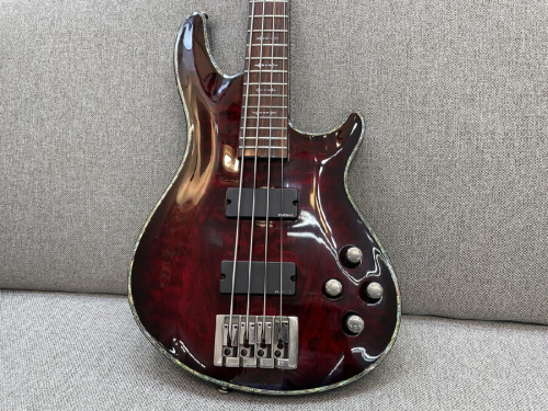 エレキベースのSCHECTER