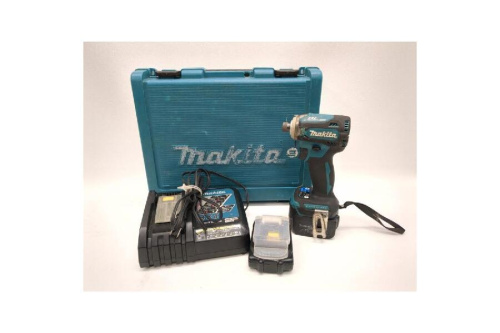 工具のインパクトドライバー