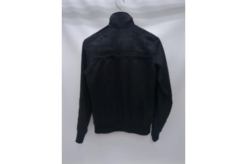 トップスのアディダス（adidas）