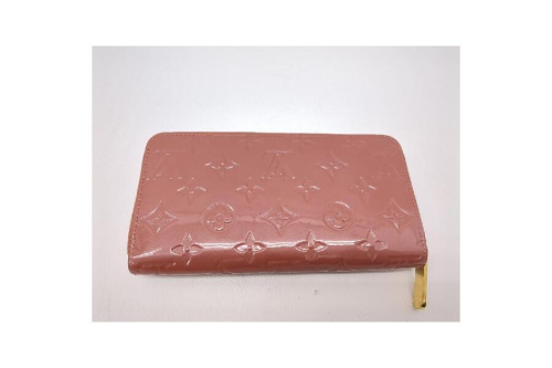 長財布のルイ・ ヴィトン（LOUIS VUITTON）