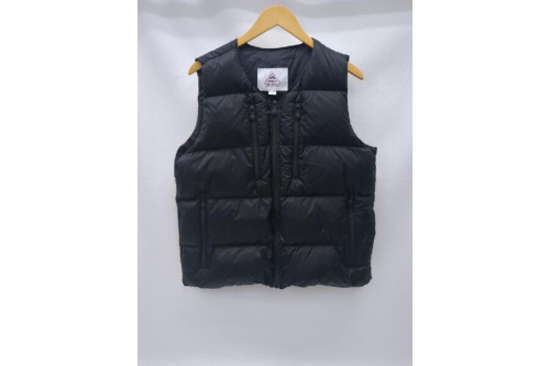 ファッションのダウンベスト