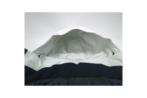 デサント(DESCENTE)のインサレーテッドジャケット