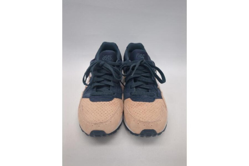 スニーカーのアシックス（asics）