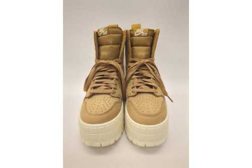 スニーカーのナイキ（NIKE）