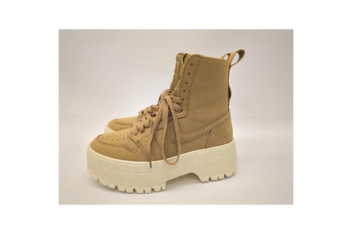 ナイキ（NIKE）のWMNS AIR JORDAN 1 BROOKLYN