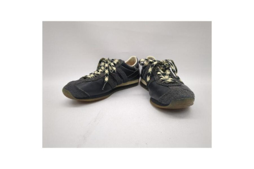 シューズ・靴のスニーカー