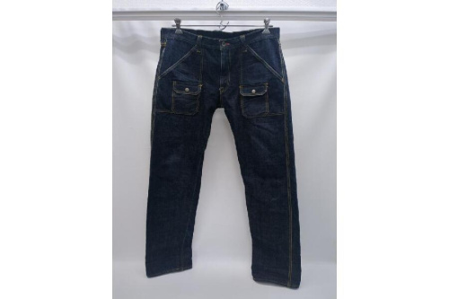 ファッションのパンツ